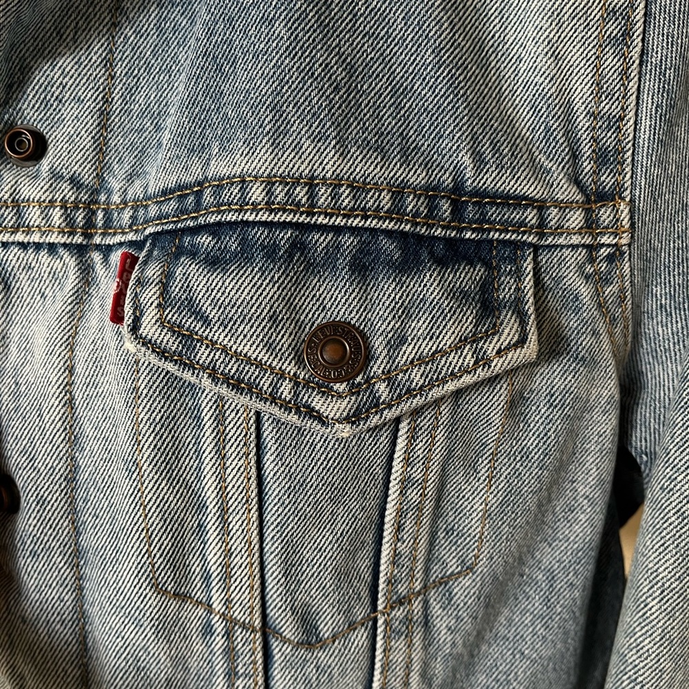 Levis Jacket - Picture 4 of 6